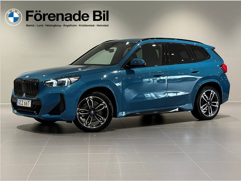Bild 1 av BMW iX1 xDrive30 M Sport Drag Adpt Farth H/K Park Assist Rattv.