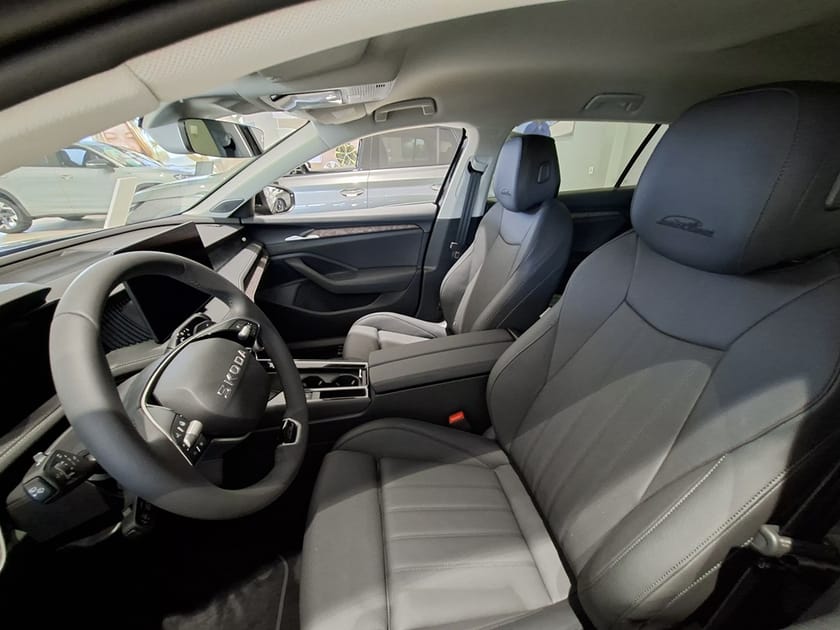 Bild 3 av Škoda Superb iV Kombi L&K 1,5 TSI 204 HK 6 VXL DSG