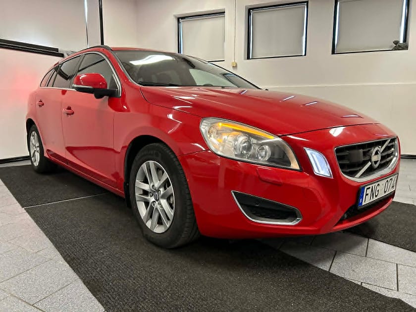 Bild 3 av Volvo V60 D4 AWD 163 Geartronic Momentum Drag Euro 5