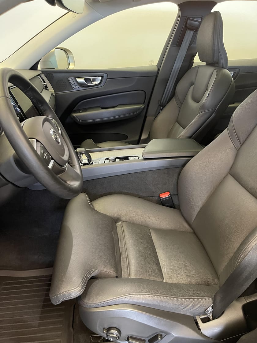 Bild 5 av Volvo XC60 Recharge T6 Core Bright / Dragkrok / Läder / Navigation /