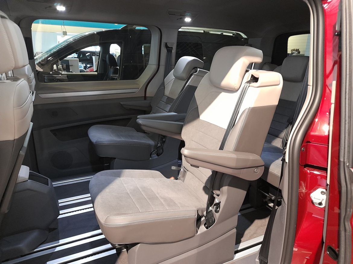 Volkswagen Volkswagen Multivan eHybrid 4M — bild 8
