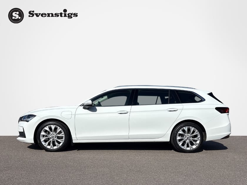 Bild 2 av Škoda Superb iV Kombi Selection 204 HK Plug-In Hybrid