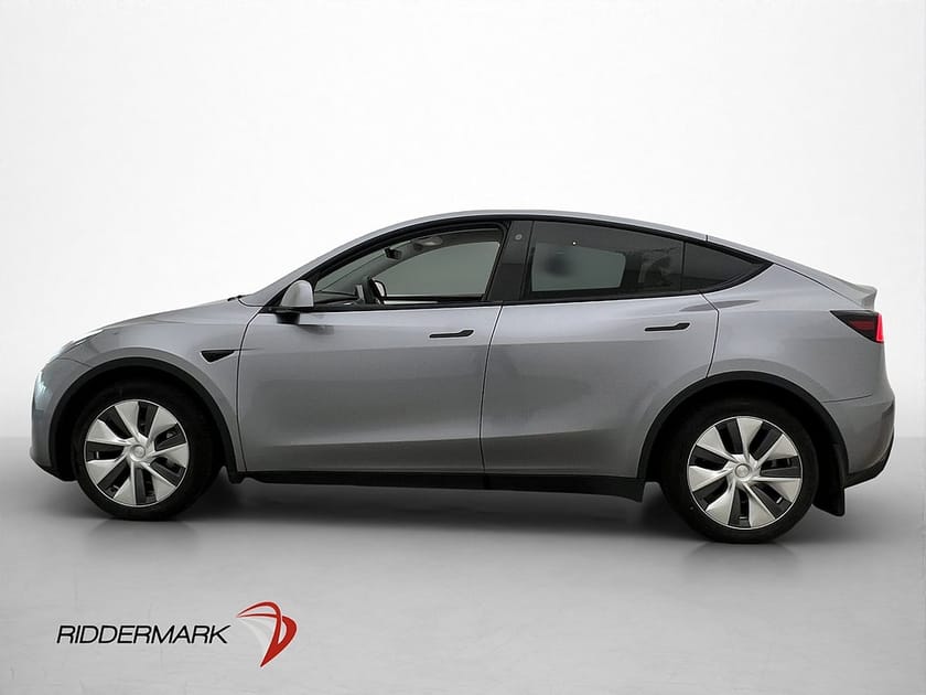 Bild 5 av Tesla Model Y Long Range AWD Svensksåld Panorama MOMS Drag