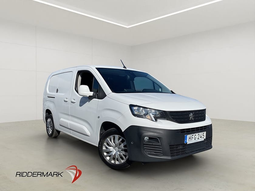Bild 1 av Peugeot Partner L2 Utökad Last 130hk Ny-Kamrem Värm Drag Kamera CARPLAY