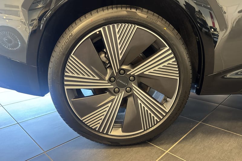 Lynk & Co 08 PHEV