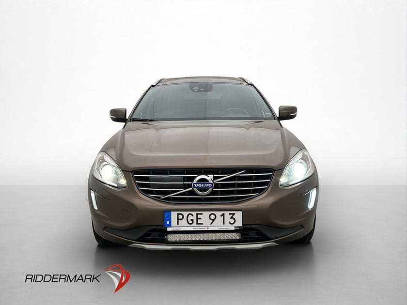Bild 2 av Volvo XC60 D4 AWD Classic Summum VOC Pano Värm Kamera Navi