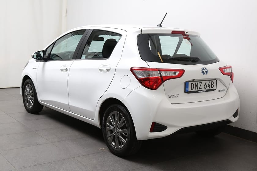 Bild 4 av Toyota Yaris Hybrid 1,5 e-CVT Active Aut 5d Motorvärmare