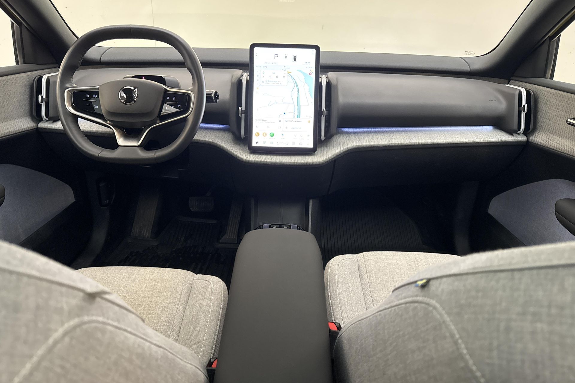 Volvo EX30 Extended Range 2024, kuva 7/10