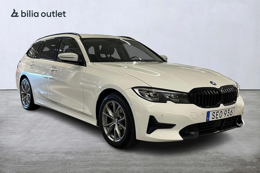 Bild 4 av BMW 320d Touring Sportline / Backkamera / Navi / Drag / Cockpit