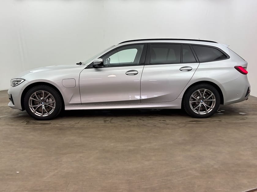Bild 3 av BMW 330e Touring