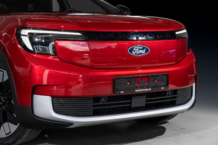 Bilde 2 av Ford Explorer EV Extended Range AWD LR/AWD/Premium/Pano/krok/B&O/Førerassistent/"21"/Skinn