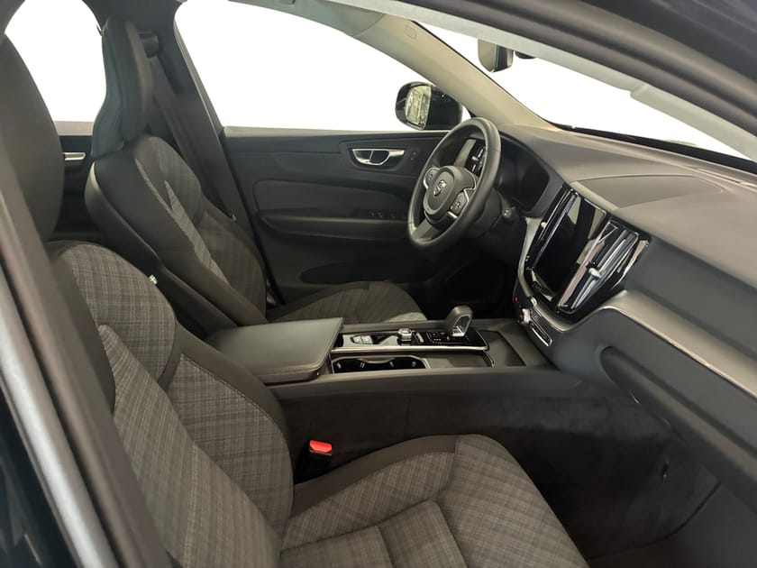 Bild 5 av Volvo XC60 Recharge T6 Core Edition | Dragkrok |