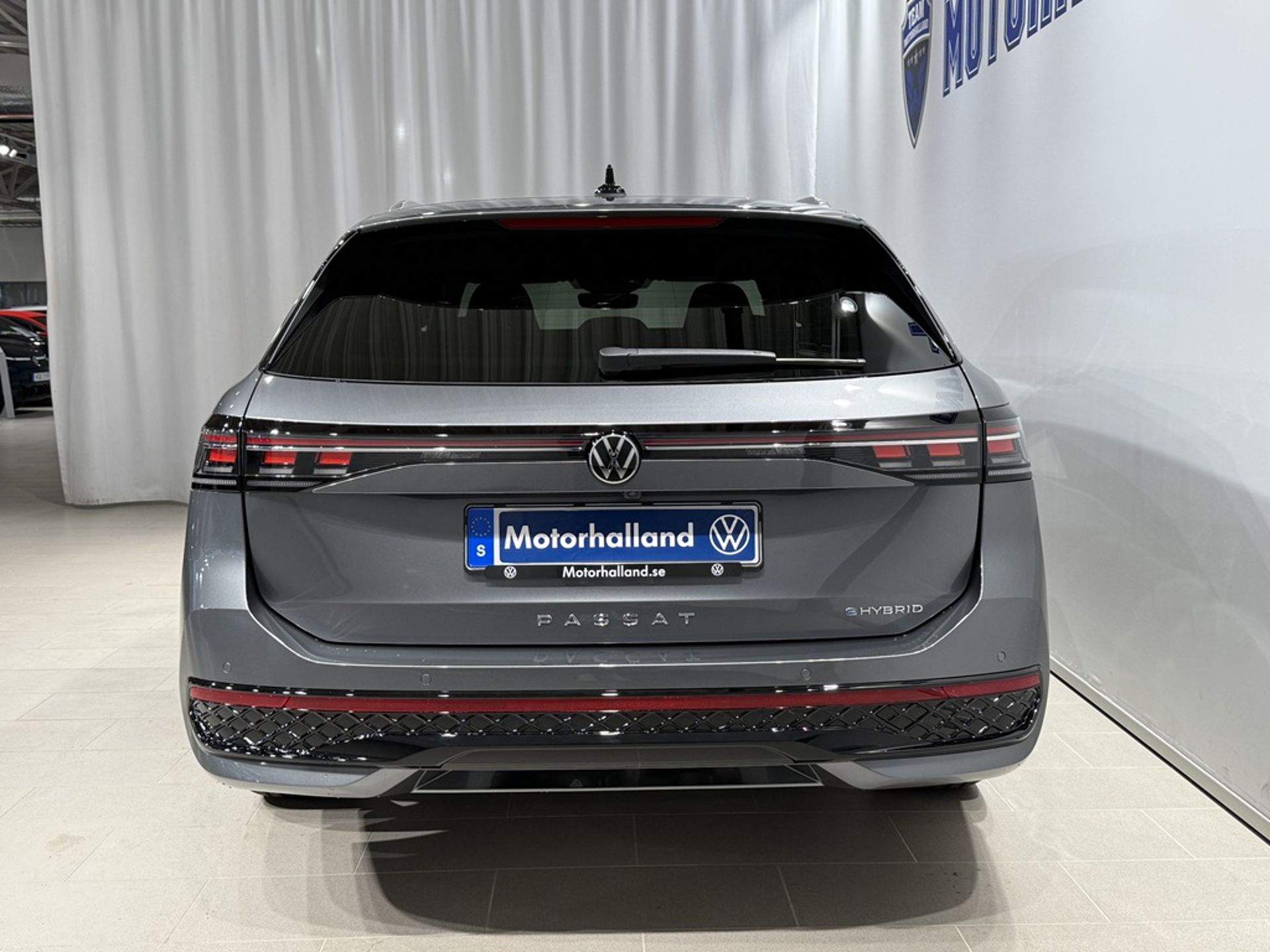 Volkswagen Passat Variant eHybrid 2027, photo 6/10