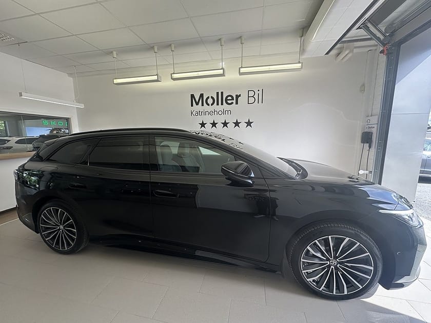 Bild 2 av Volkswagen ID.7 GTX Tourer 86 KWH BATTERI 340 HK 1 VXL