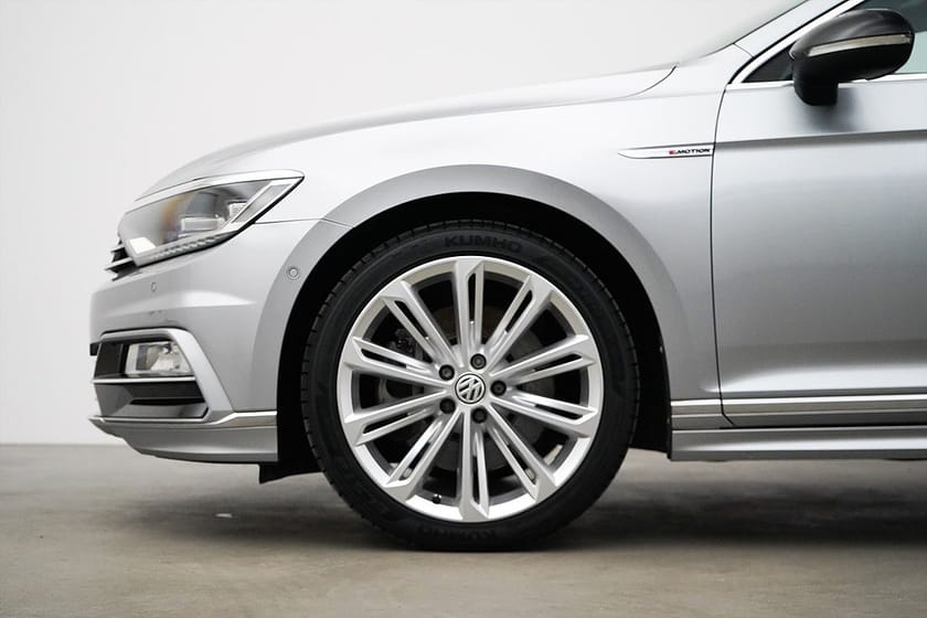 Bild 2 av Volkswagen Sedan TSI 4M / 280hk / R-Line / Pano