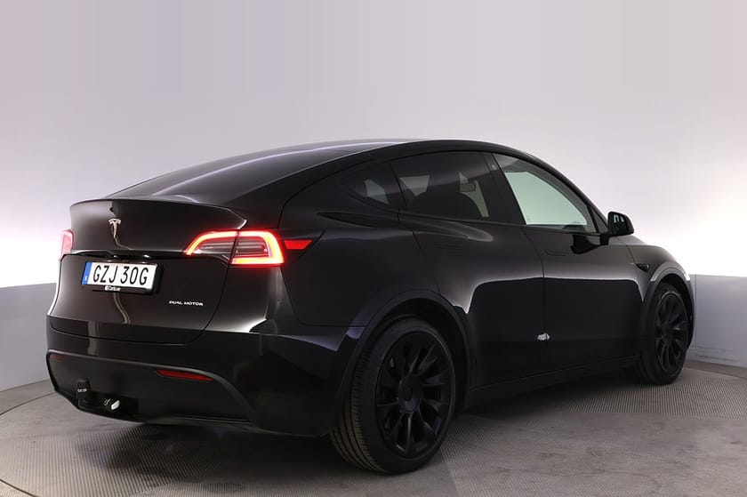Bild 5 av Tesla Model Y Long Range AWD Autopilot Pano Drag