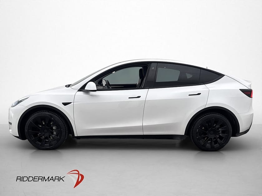 Bild 5 av Tesla Model Y Long Range AWD Pano Kamera AP Drag Moms
