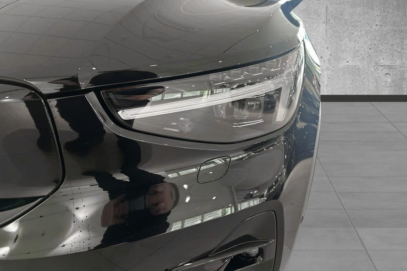 Bilde 5 av Volvo EX40 Twin Motor Ultra Black Edition, Hengerfeste, 360 kamera+++