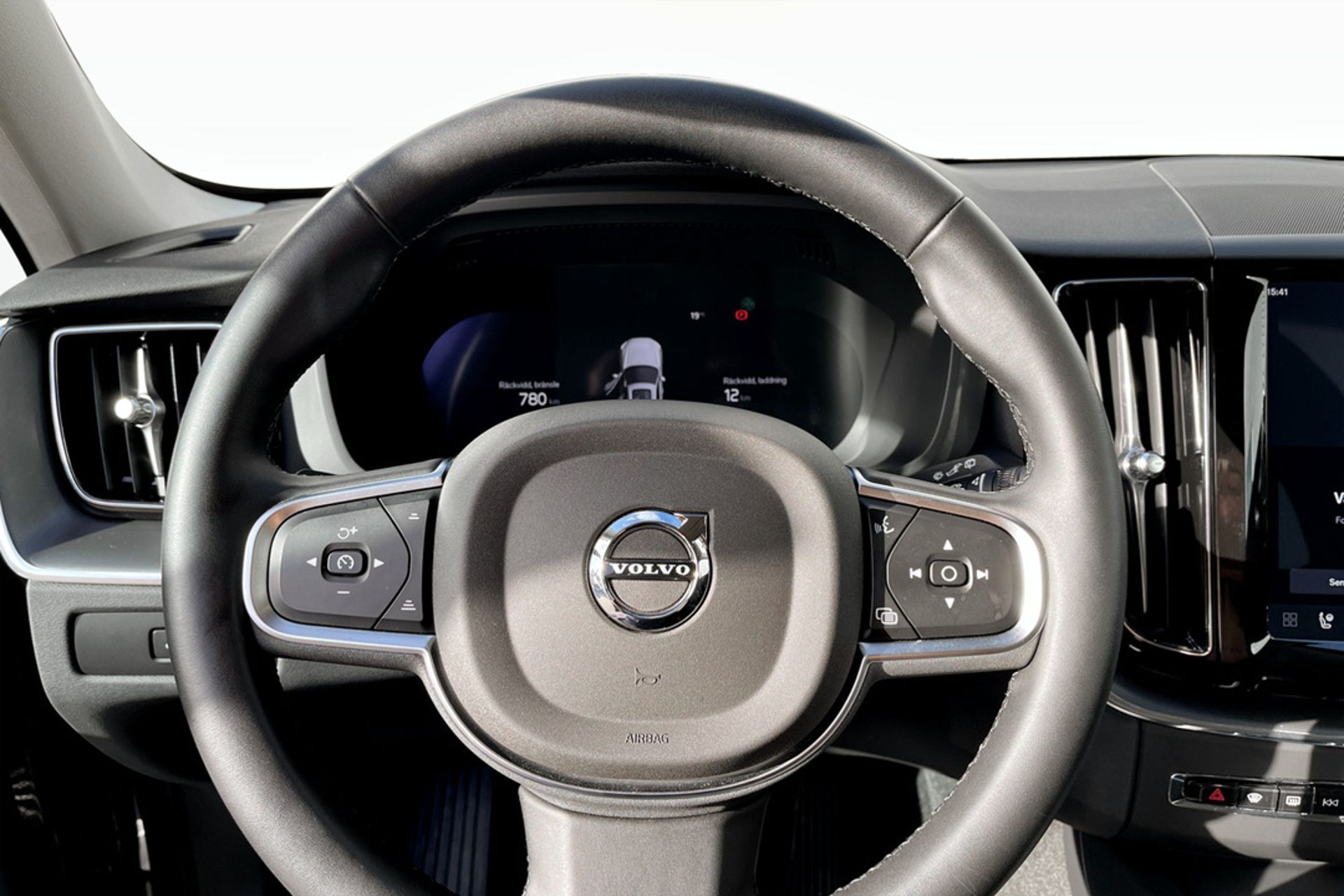 Volvo XC60 T6 Plug-In Hybrid AWD 2025, bild 7/9