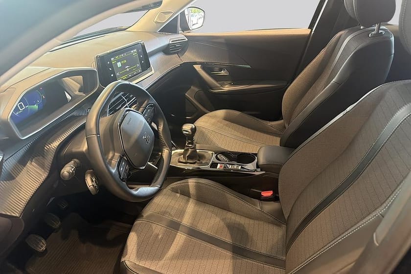 Bild 5 av Peugeot 2008 1.2 PureTech 100 hk inkl vinterhjul