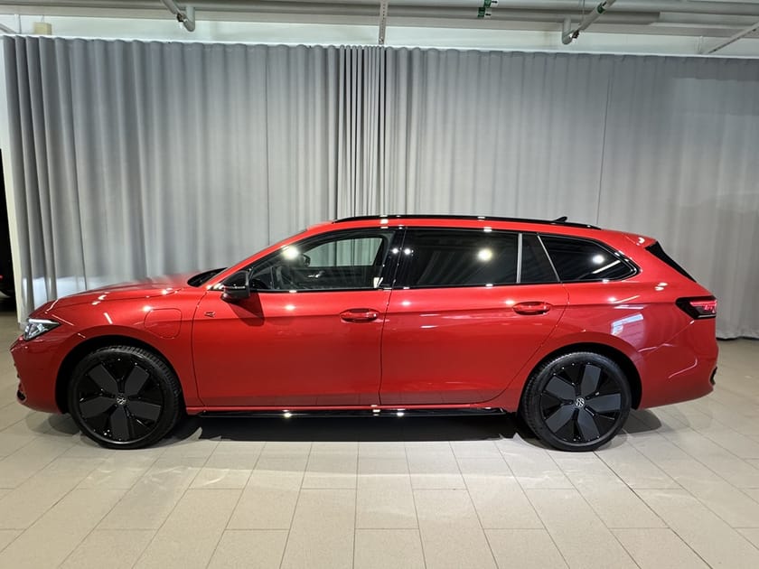 Bild 3 av Volkswagen Passat Variant eHybrid R-Line 272HK Black Edition