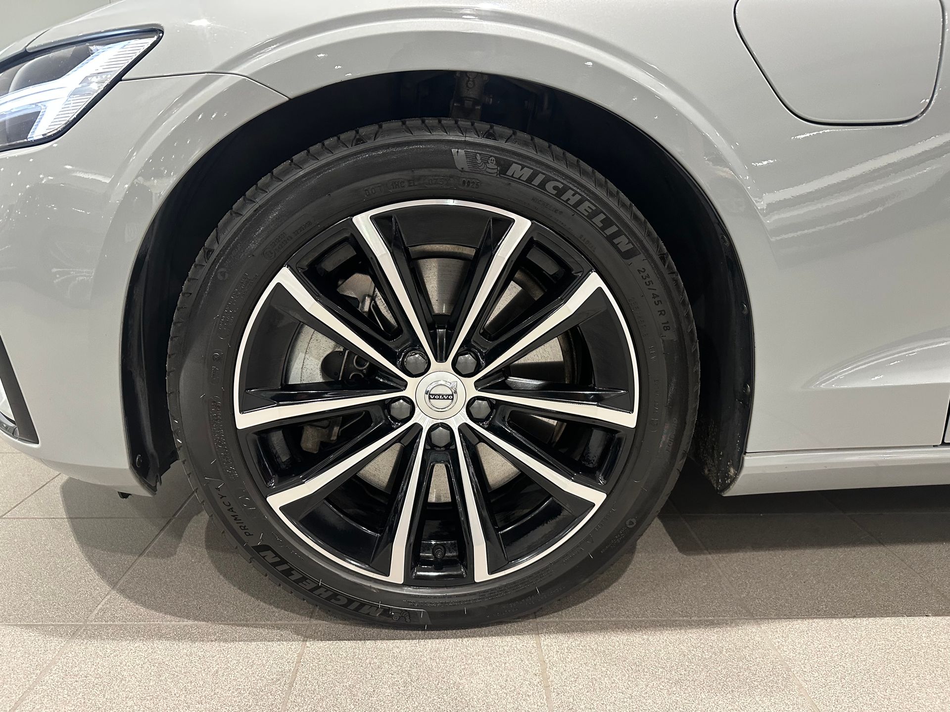 Volvo V60 2025, photo 5/10