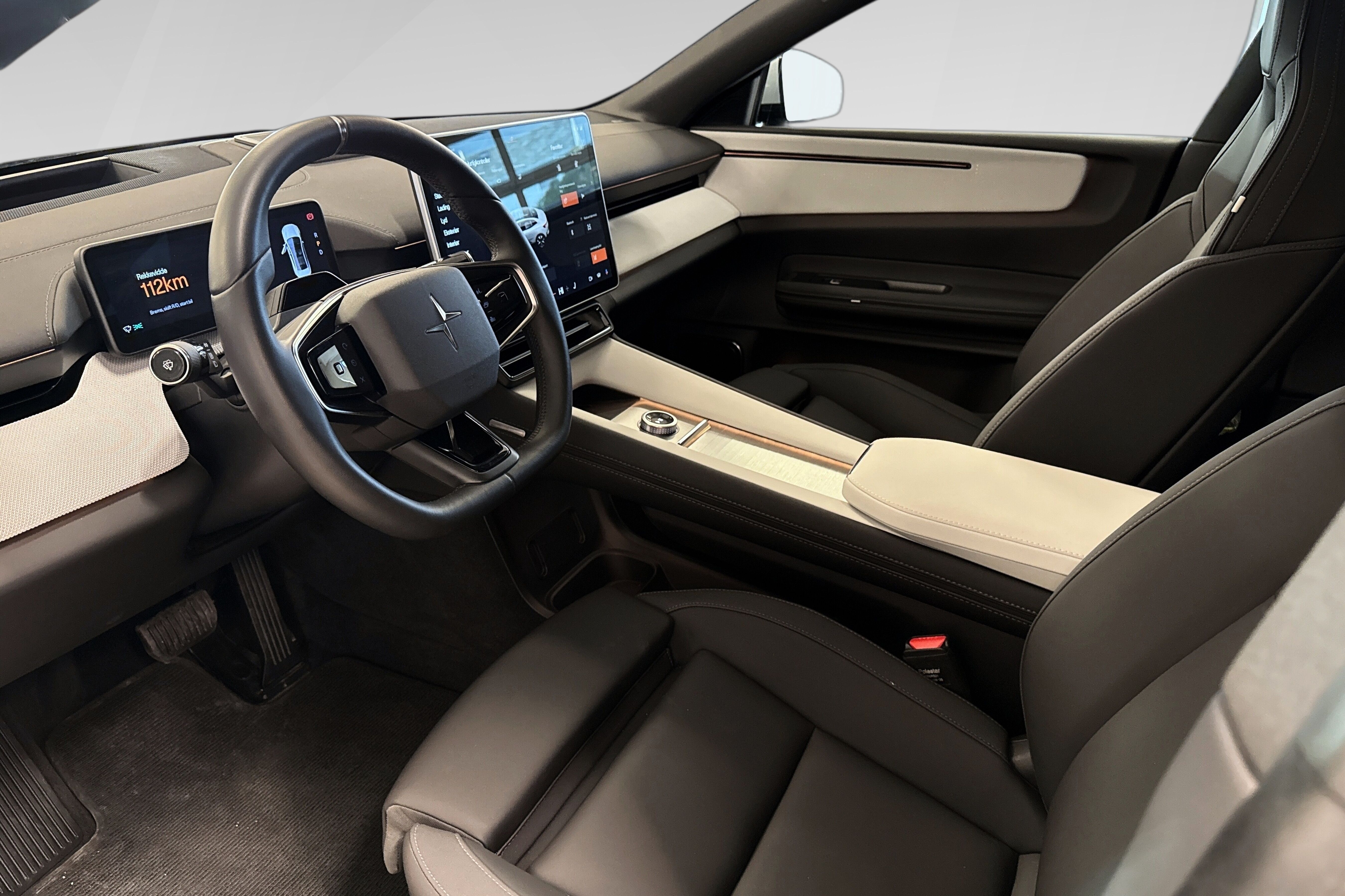 Polestar 4 Long Range Dual motor bilde 10