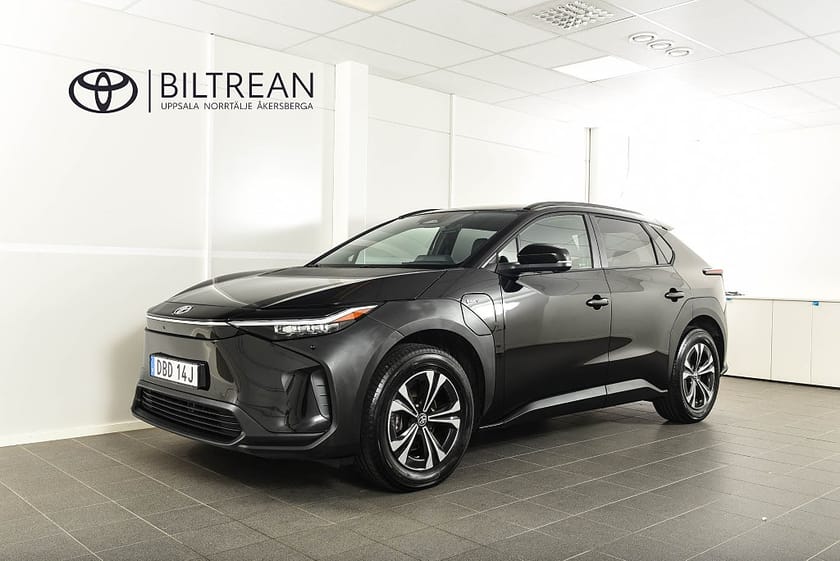 Bild 1 av Toyota bZ4X 71.4 kWh Style Edition MOMS Carplay 360-kamera