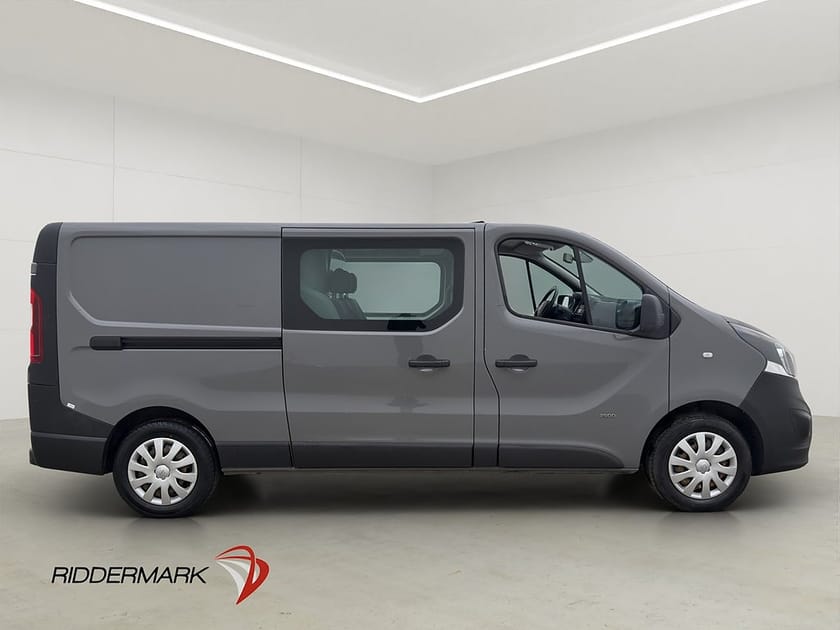 Bild 2 av Opel Vivaro Skåpbil Dubbelhytt L2 Värm Drag B-Kamera 6-Sits Moms