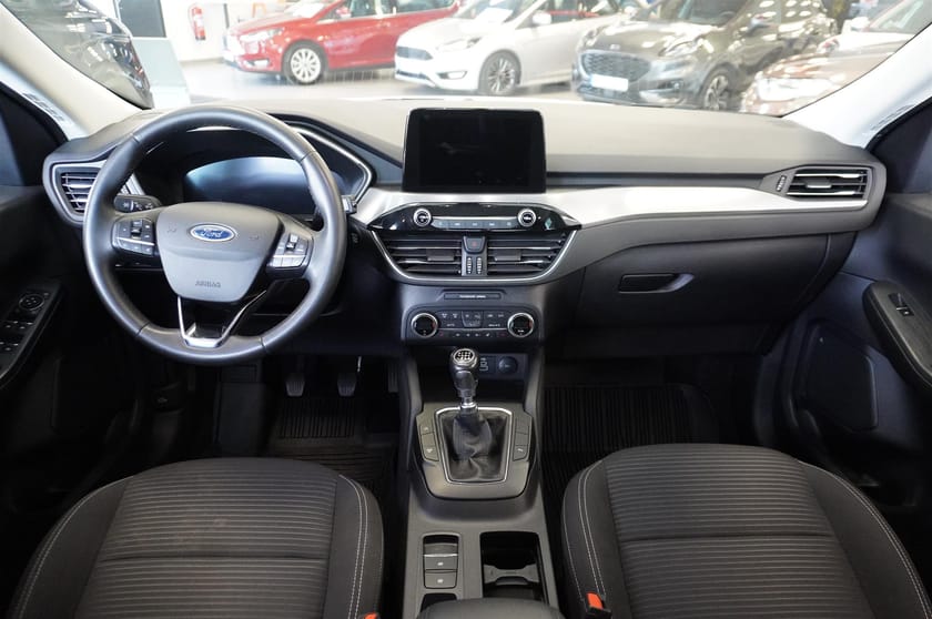 Bild 3 av Ford Kuga 1.5T Titanium Vinterpaket 150 hk Backkamera