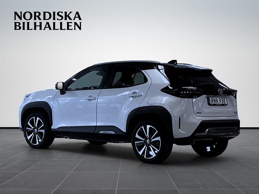 Bild 5 av Toyota Yaris Cross Hybrid AWD-i e-CVT Premiere Edition JBL Apple Car HUD
