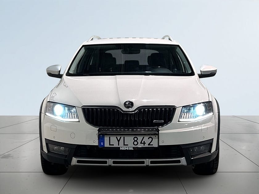 Bild 2 av Škoda Octavia Scout Skoda 2.0 TDI 4x4 Premium Drag Dvärm Canton Kamera Mvärm SoV