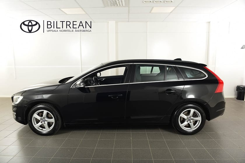 Bild 3 av Volvo V60 D4 AWD Momentum Drag D-värm V-Hjul
