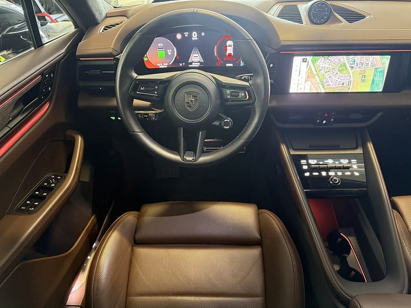 Bild 4 av Porsche Macan Turbo Electric PANO CLUBLÄDER
