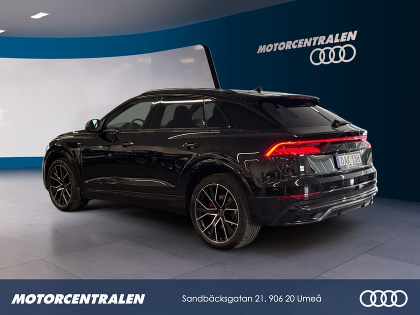 Bild 3 av Audi Q8 60 TFSI e quattro TipTronic, 462hk, 2023