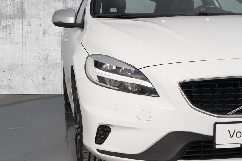 Bilde 5 av Volvo V40 T2 122 hk R-Design. 18"alu/Navi/Ryggekamera/Skinnseter