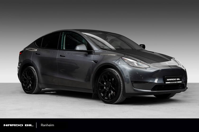 Bilde 1 av Tesla Model Y Long Range AWD AWD/Krok/Premium/Autopilot/Varmepumpe/20''