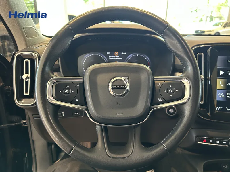 Bild 9 av 13 – Volvo XC40 D4 AWD Momentum Advanced Edition