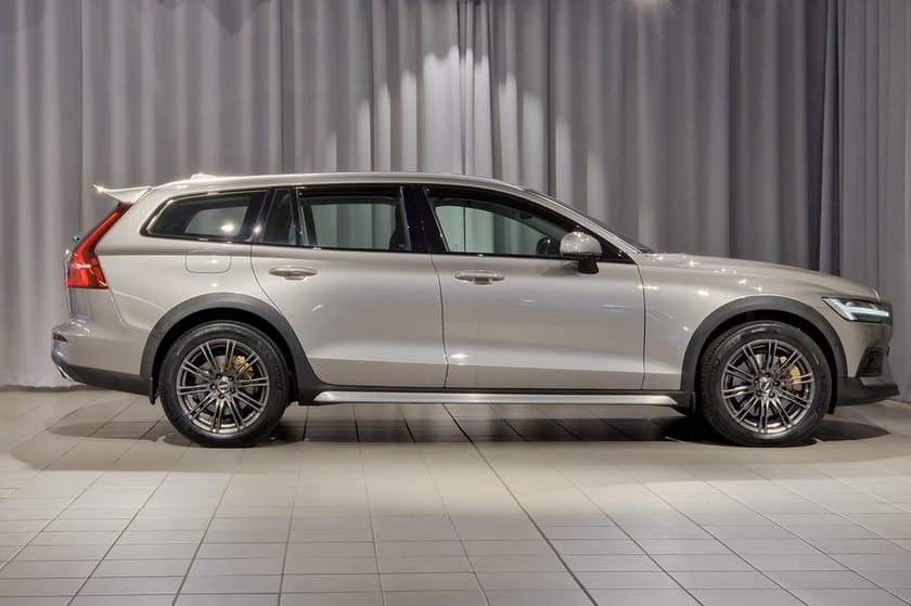 Bild 3 av Volvo V60 Cross Country | Drag | 360 kamera | Head-up | H/K | Navi