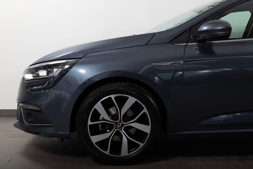 Bild 4 av Renault Mégane 1.3 TCe EDC 140hk BOSE/HUD/DRAG/NAVI/KEYLESS