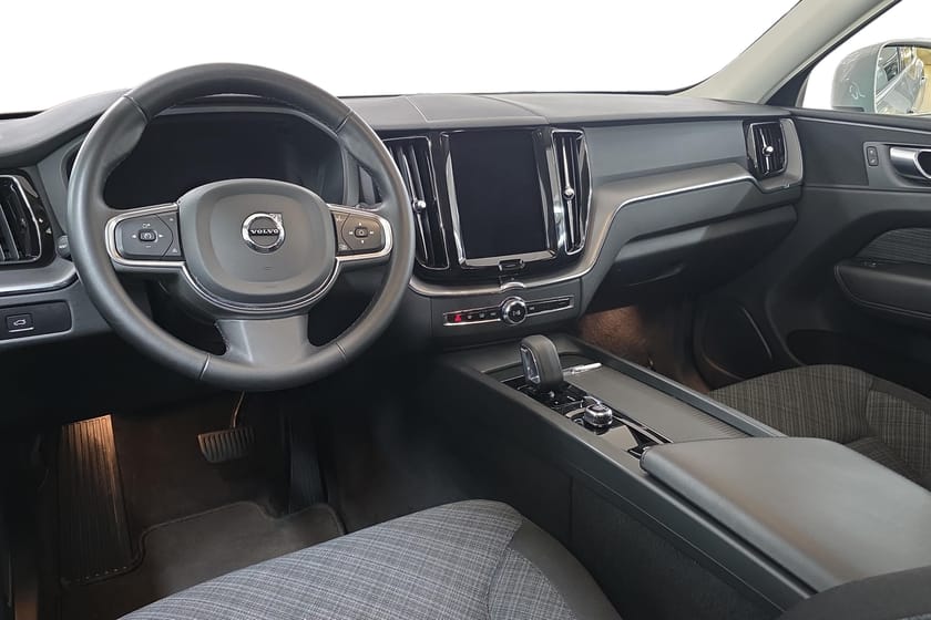 Bild 2 av Volvo XC60 B5 AWD Bensin Core/Google/Värmare/Backkamera/