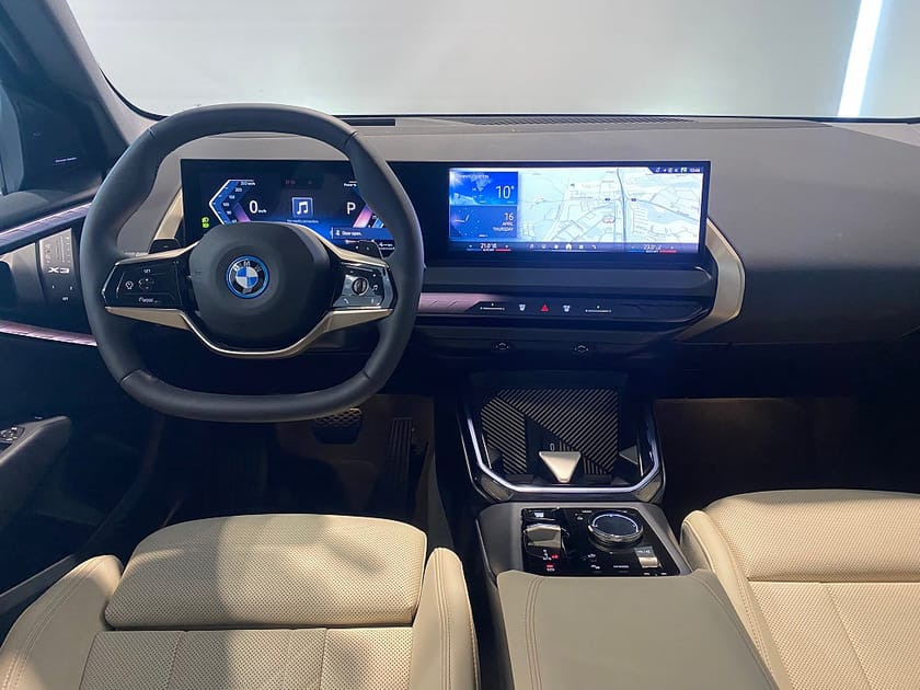 Bild 3 av BMW X3 30e xDrive Keyless Elstolar Adapt Fart* H/K