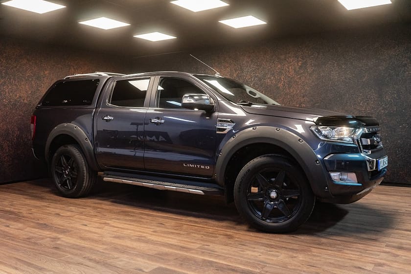 Bild 2 av Ford Ranger Dubbelhytt 3.2 TDCi 4x4 Limited | MOMS | Kåpa | Breddad | 2286kr/m