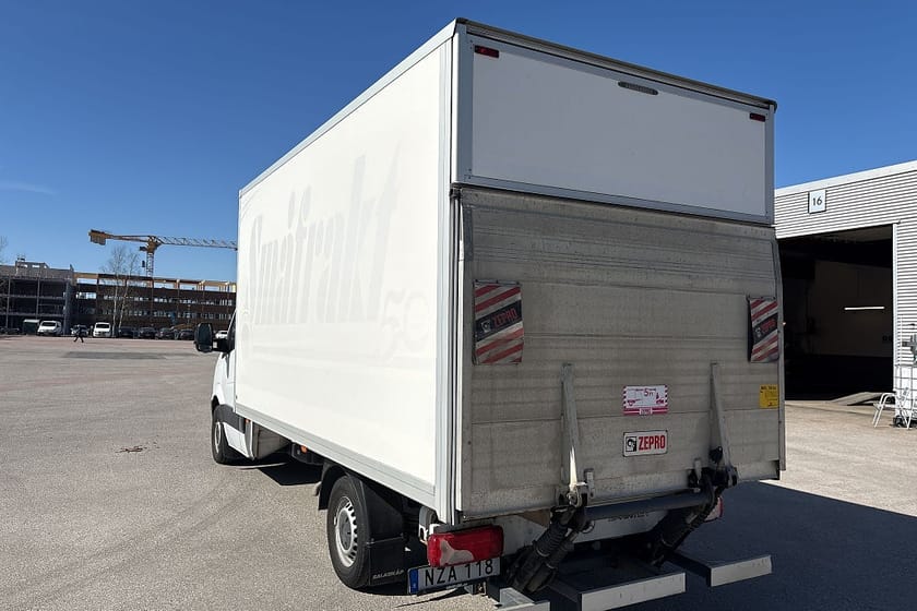 Bild 2 av Mercedes-Benz Sprinter 319 BlueTEC Chassi Cab 3.0 V6 7G-Tronic Volymskåp/Bakgavelhiss