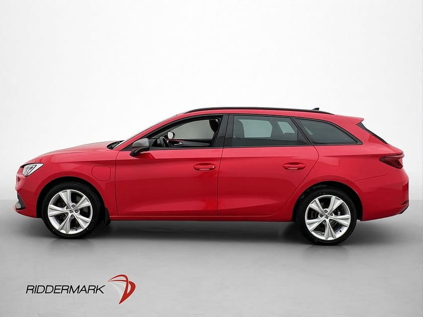 Bild 5 av SEAT León Sportstourer e-Hybrid ST 204hk FR Panorama Cockpit Kamera
