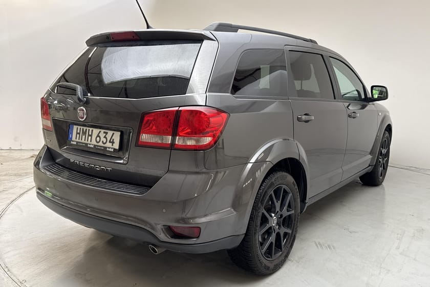 Bild 3 av Fiat Freemont 2.0 Multijet AWD (170hk) Black Code GPS