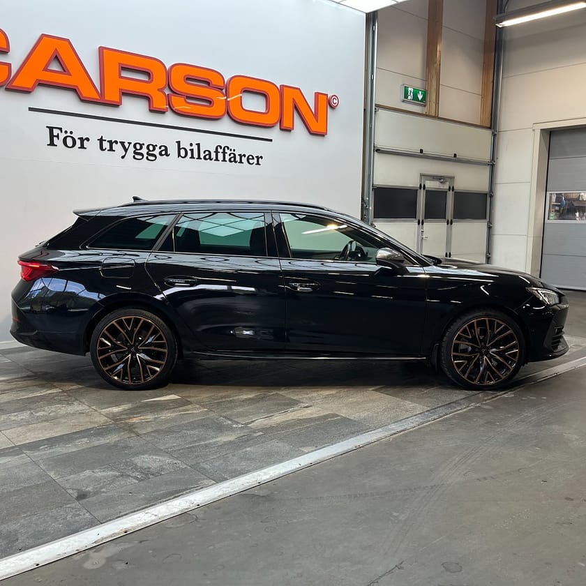 Bild 3 av CUPRA Leon Sportstourer e-Hybrid 245HK Carplay B-kamera Navi Drag
