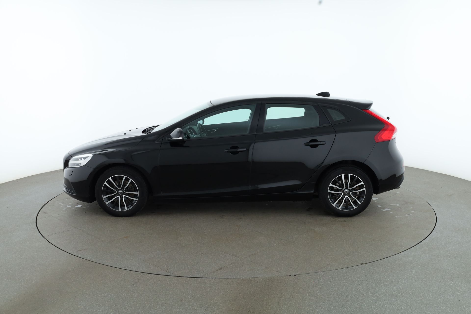 Volvo V40 T3 2018, bild 2/10