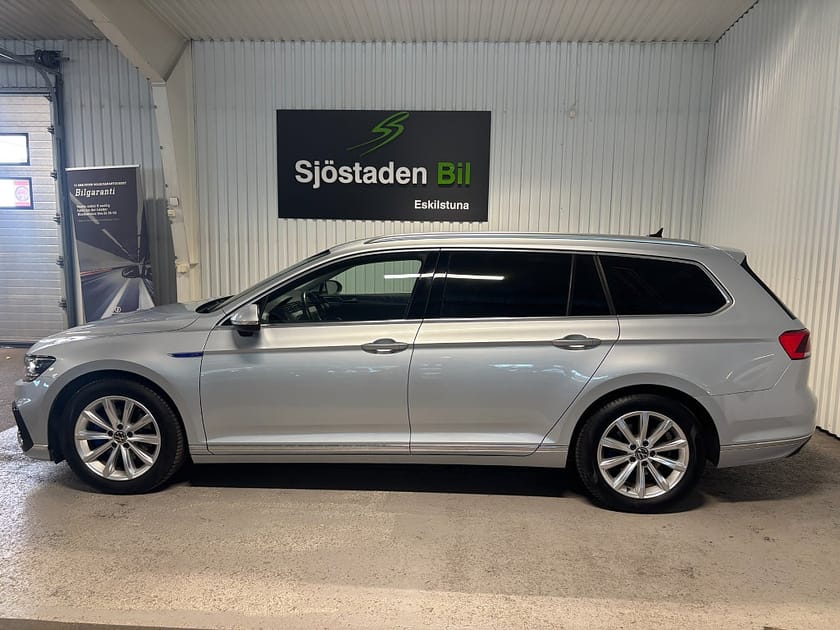 Bild 2 av Volkswagen Passat Sportscombi GTE 1.4 TSI ACT OPF Kamera/navi/Värmare