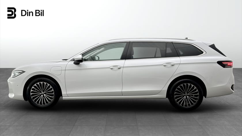 Bild 2 av Volkswagen Passat Variant eHybrid ELEGANCE 272 HK 12 mil